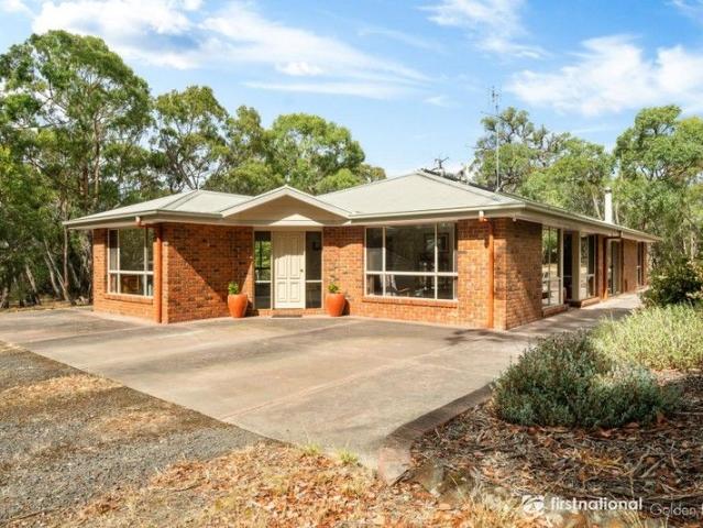 Self Sufficient Rural Living in a Stunning Bush Setting
