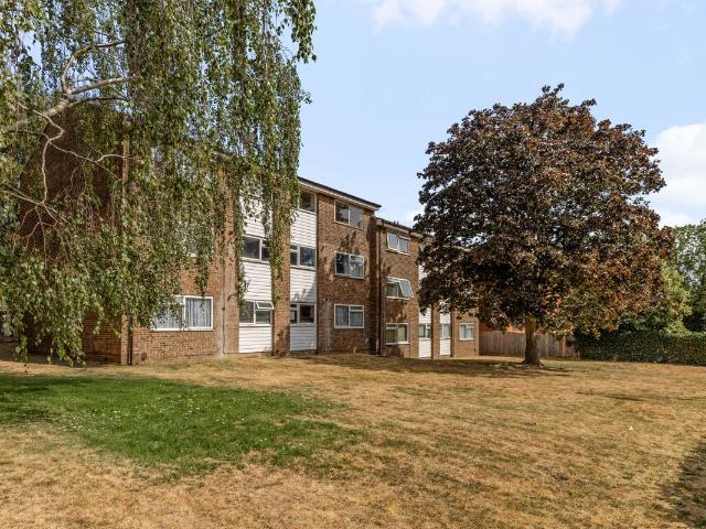 Selhurst Road, London SE25, 1 bed flat to rent, £1,400 pcm | PrimeLocation