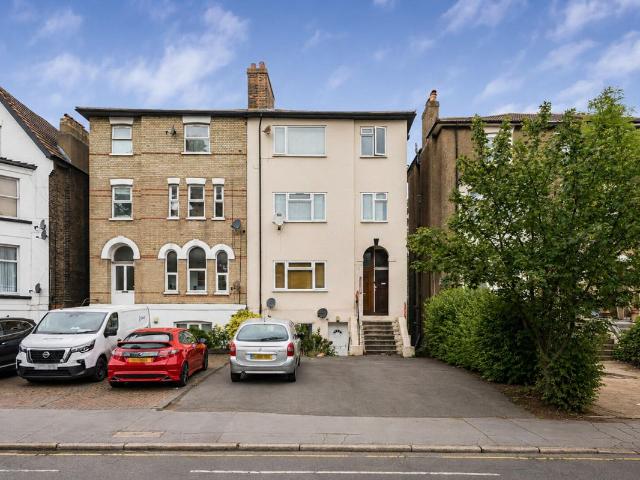 Selhurst Road, London SE25, 2 bed flat to rent, £1,500 pcm | PrimeLocation