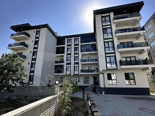 SELİMBEY'DE SATILIK 3+1 LÜKS DAİRE
