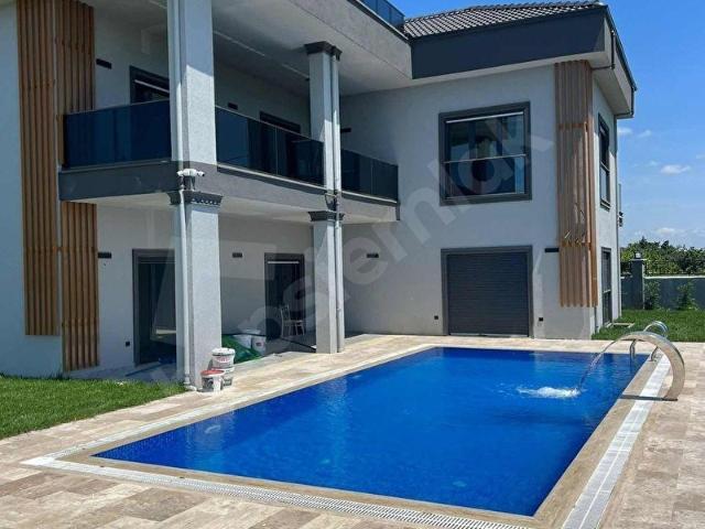 SELİMPAŞA'DA MÜSTAKİL HAVUZLU 7+2 ULTRA LÜKS VİLLA