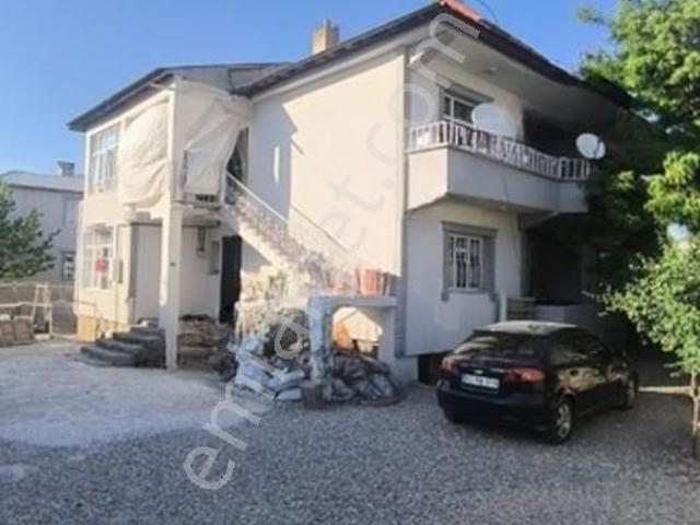 Selimbey De Satılık Müstakil 2 Katlı Ev
