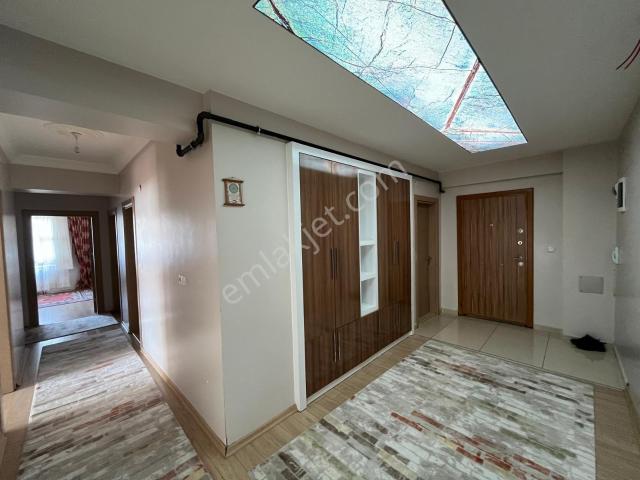 Selimbey Mahallesinde 4+1 Satılık Site İçi Daire