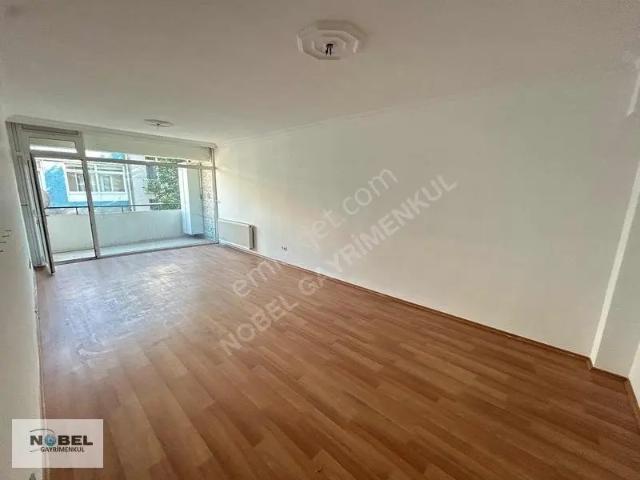 Selimiye De 2+1 Cadde Üzeri Geniş Ferah Satılık Daire