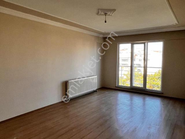 Selimiye Mahallesinde Konforlu, Ferah 2+1 Kiralık Daire