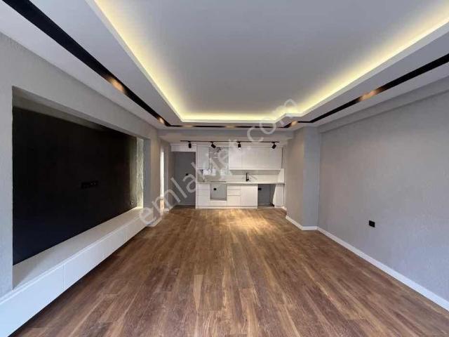 Selimiyede Komple Yenilenmiş Lüks 3+1 130m2