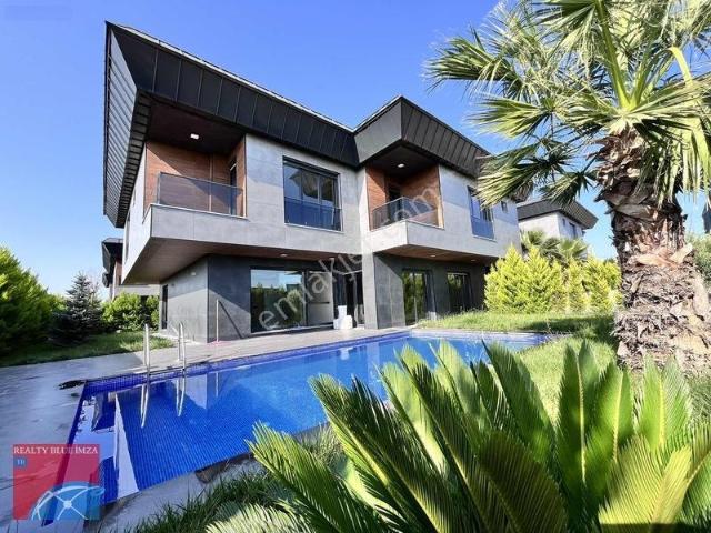 Selimpaşa Safir Konaklarında 5+1 Müstakil Havuzlu Villa