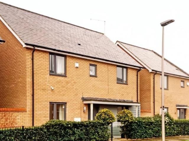 Selkirk Drive, Oakridge Park, Milton Keynes MK14, 4 bed detached house to rent, £1,950 pcm | PrimeLocation