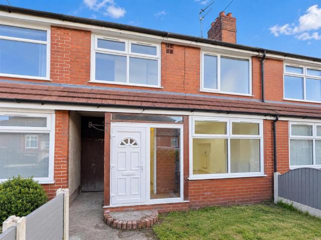 Selkirk Road, Chadderton, Oldham 3 bed terraced house to rent £1,200 pcm £277 pw