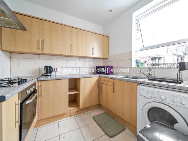 Selkirk Road, London, SW17 2 bed flat to rent £2,200 pcm £508 pw