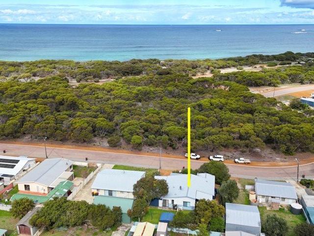 Sell with Robert Miloseski! Beachside location!