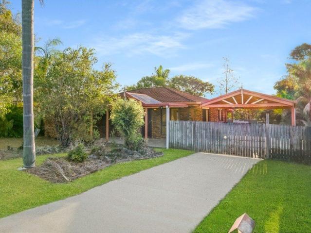 SELLER SAYS: GET IT SOLD! Pool, Side Access & 647m2 Don't Miss This Opportunity!
