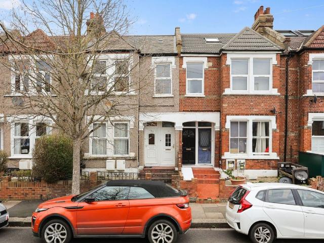 Sellincourt Road, Tooting, London SW17, 2 bed maisonette to rent, £2,350 pcm | PrimeLocation
