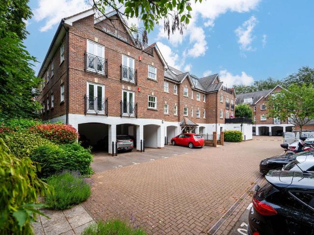 Sells Close, Guildford GU1, 2 bed flat to rent, £2,300 pcm | PrimeLocation