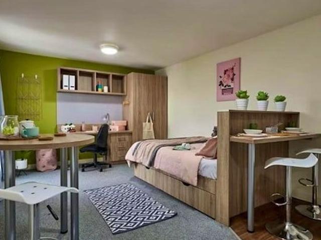 Selly Oak Court Premium Studio