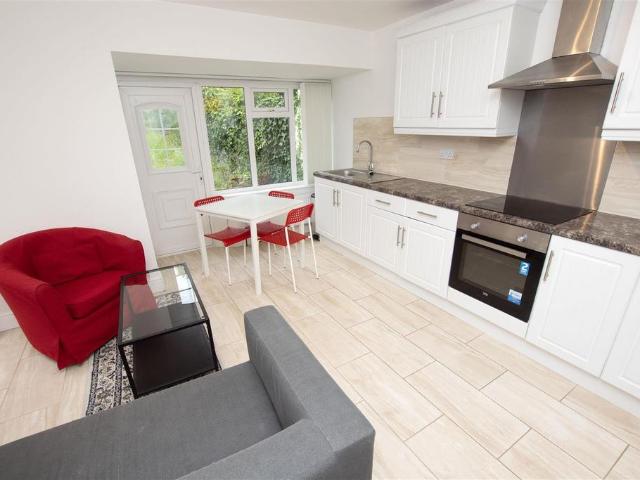 SELLY OAK, BIRMINGHAM B29 3 bed house to rent £446 pcm £103 pw