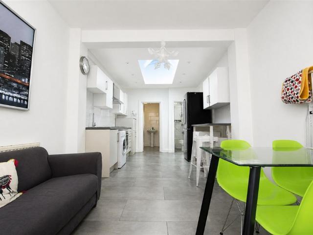 SELLY OAK, BIRMINGHAM B29 5 bed apartment to rent £537 pcm £124 pw