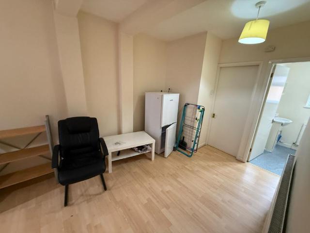 Selly Oak, Birmingham B29 Studio to rent £775 pcm £179 pw