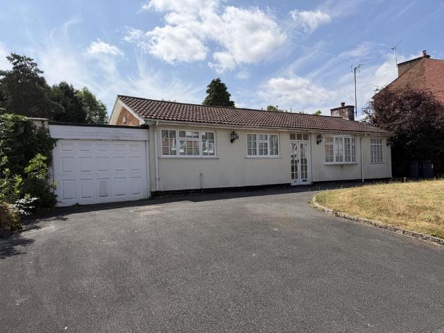 Selly Park, B29 3 bed detached bungalow to rent £1,700 pcm £392 pw