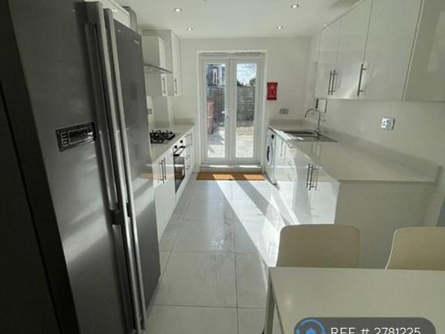 Selsdon Road, London, E13 5 bed terraced house to rent £3,750 pcm £865 pw