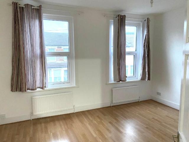 Selsdon Road, London E13, 2 bed flat to rent, £1,900 pcm | PrimeLocation
