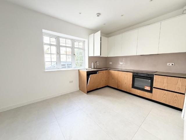 Selsdon Road, South Croydon, CR2 3 bed house to rent £1,950 pcm £450 pw