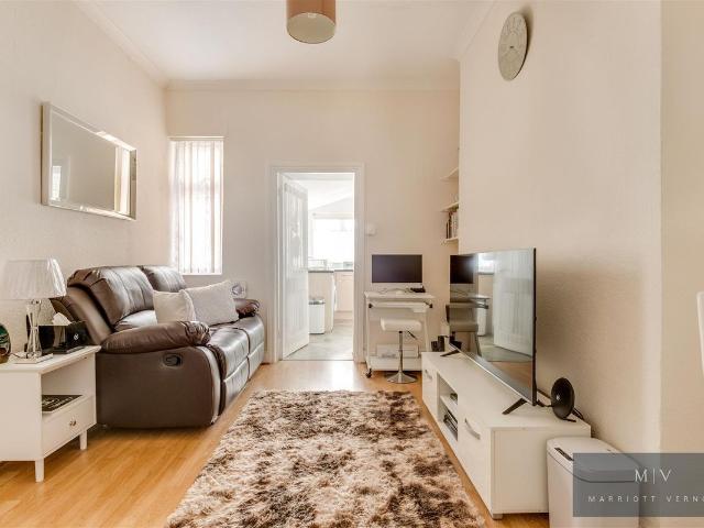 Selsdon Road, South Croydon CR2, 1 bed flat to rent, £1,300 pcm | PrimeLocation