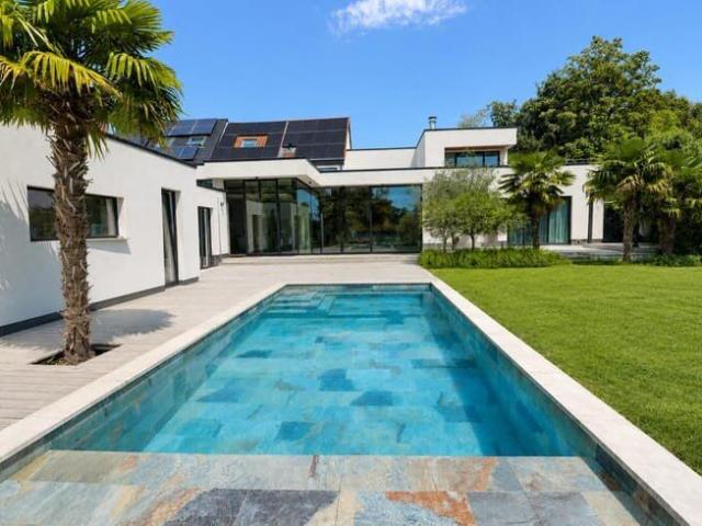 SEPT FONTAINE PANNEAUX SOLAIRE PISCINE VUE CHAMPS