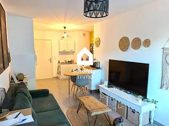Septèmes les Vallons 13240 Location appartement 2 pièces t2 au dernier étage