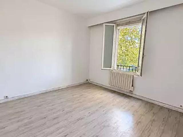Septèmes les Vallons 13240 Location appartement 3 pièces t3 au dernier étage