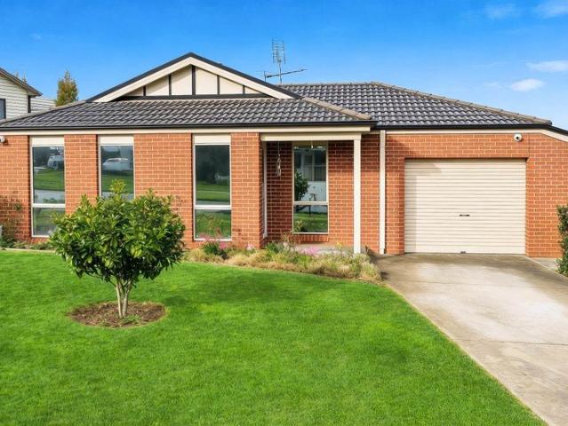 Separate title 3 bedroom townhouse