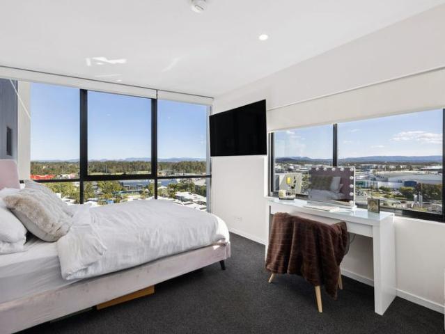 SEPARATE STUDIO LIVING IN BIGGERA WATERS – WATER & ELECTRICITY INCLUDED