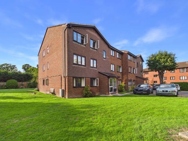 Sequoia Park, Crawley RH11, 2 bed flat to rent, £1,400 pcm | PrimeLocation
