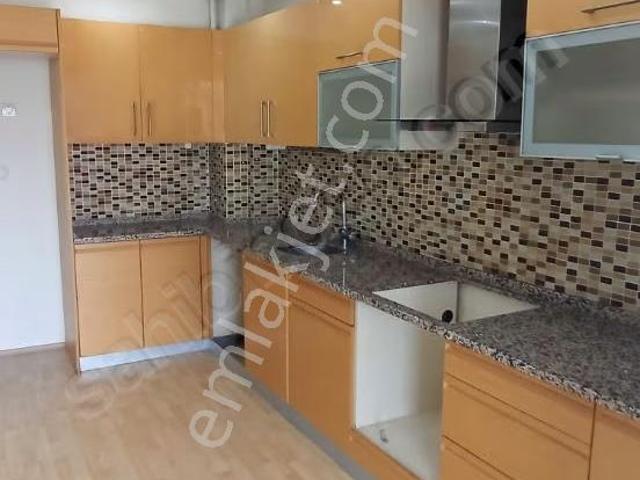 Servergazide Siteiçi 180m2 3+1 Arakat Kiralık Daire