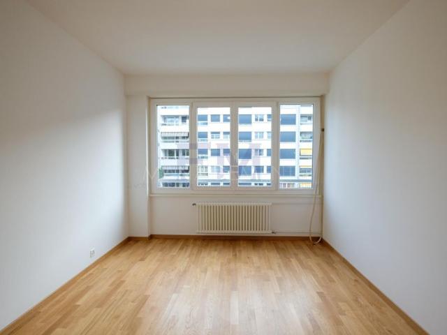 Servette, Avenue de Luserna, 4 rooms on the 3rd floor, of approx. 65m2