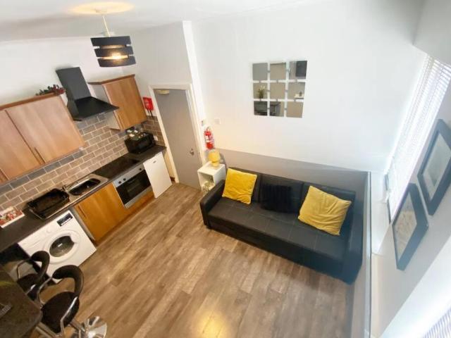 Serviced Accommodation, Sleeps 3 4. 1 bed apartment to rent £1,582 pcm £365 pw