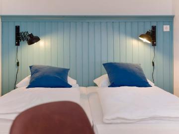 SERVICED APARTMENT: Newly renovated Rooftop apartment for 4 in Berlin Prenzlauer Berg, Berlin Amsterdam Apartments for Rent