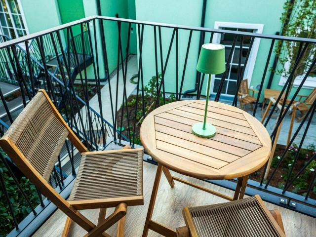 Serviced Apartment with Terrace in a Green Setting – Pötzleinsdorf 04