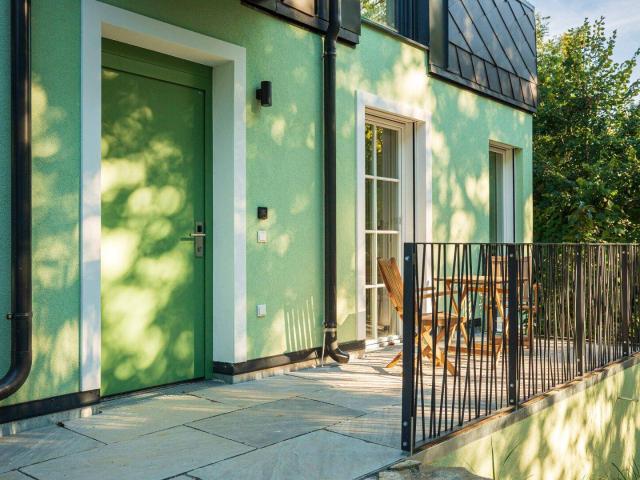 Serviced Apartment with Terrace in a Green Setting – Pötzleinsdorf 02