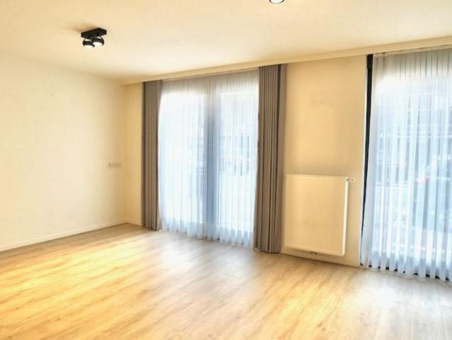 Serviceflat te huur in Waarschoot voor € 1.092 met 1 slaapkamer