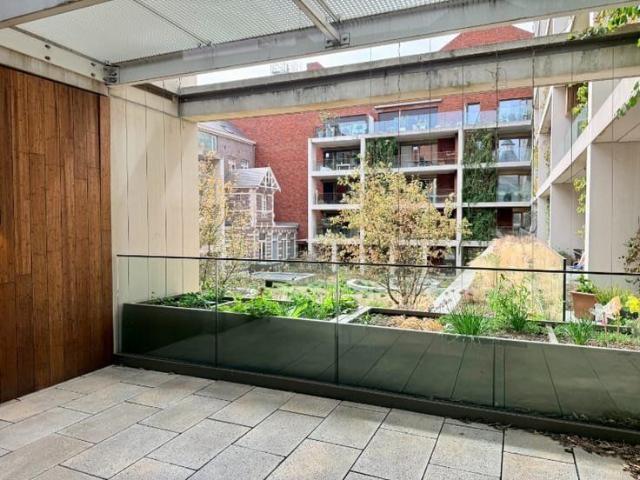 SERVICEFLAT MET GEZELLIG TERRAS