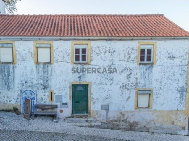 SERÁ ESTA MORADIA A SUA OPORTUNIDADE EM VILA DE REI ?