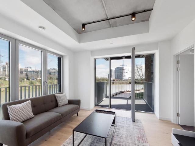 Serapis House, Goodluck Hope, London E14, 1 bed flat to rent, £2,200 pcm | PrimeLocation