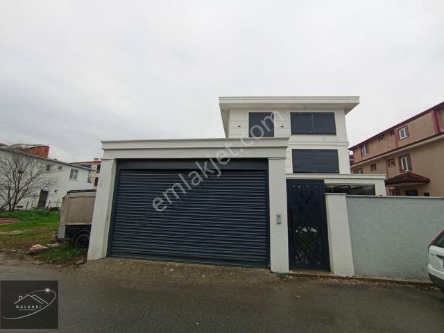 Serdivan Yazlık Ultra Lux 5+1 Tam Müstakil Villa