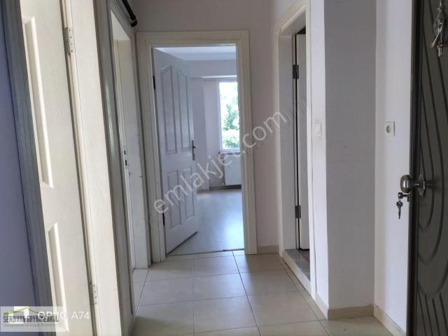 Serdivan İş Bankası Civarı Kiralık Daire.