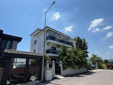 Serdivan Köprübaşı'nda Müstakil Tadında 3+1 Satılık 156m² Daire