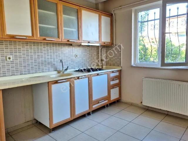 Serdivan Merkezde Kiralık 1+1 Daire