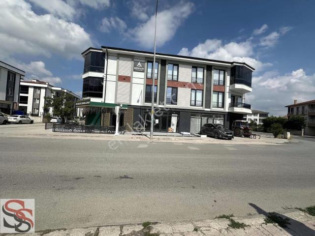 Serdivanda Garajlı,asansörlü,geniş Balkonlu,y.ısıtmalı 3+1 Daire