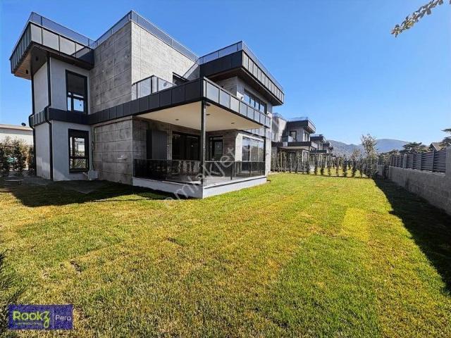 Serdivan'da Şık,ferah, Modern Tasarım 4+1 Müstakil Lüks Villalar