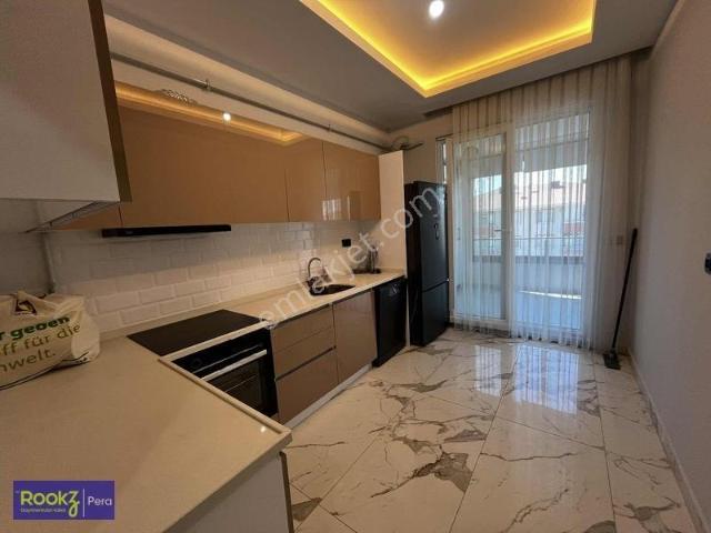 Serdivan'da Site İçi Güvenlikli Satılık Sıfır 3+1 Lüks Daire